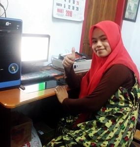 Ibu Siti, Staff Operator PP Restu Online